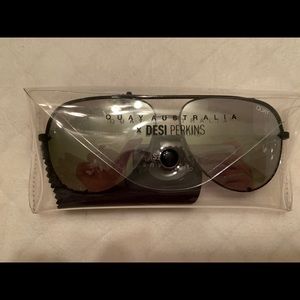 Desi Perkins ‘High Key’ Sunglasses